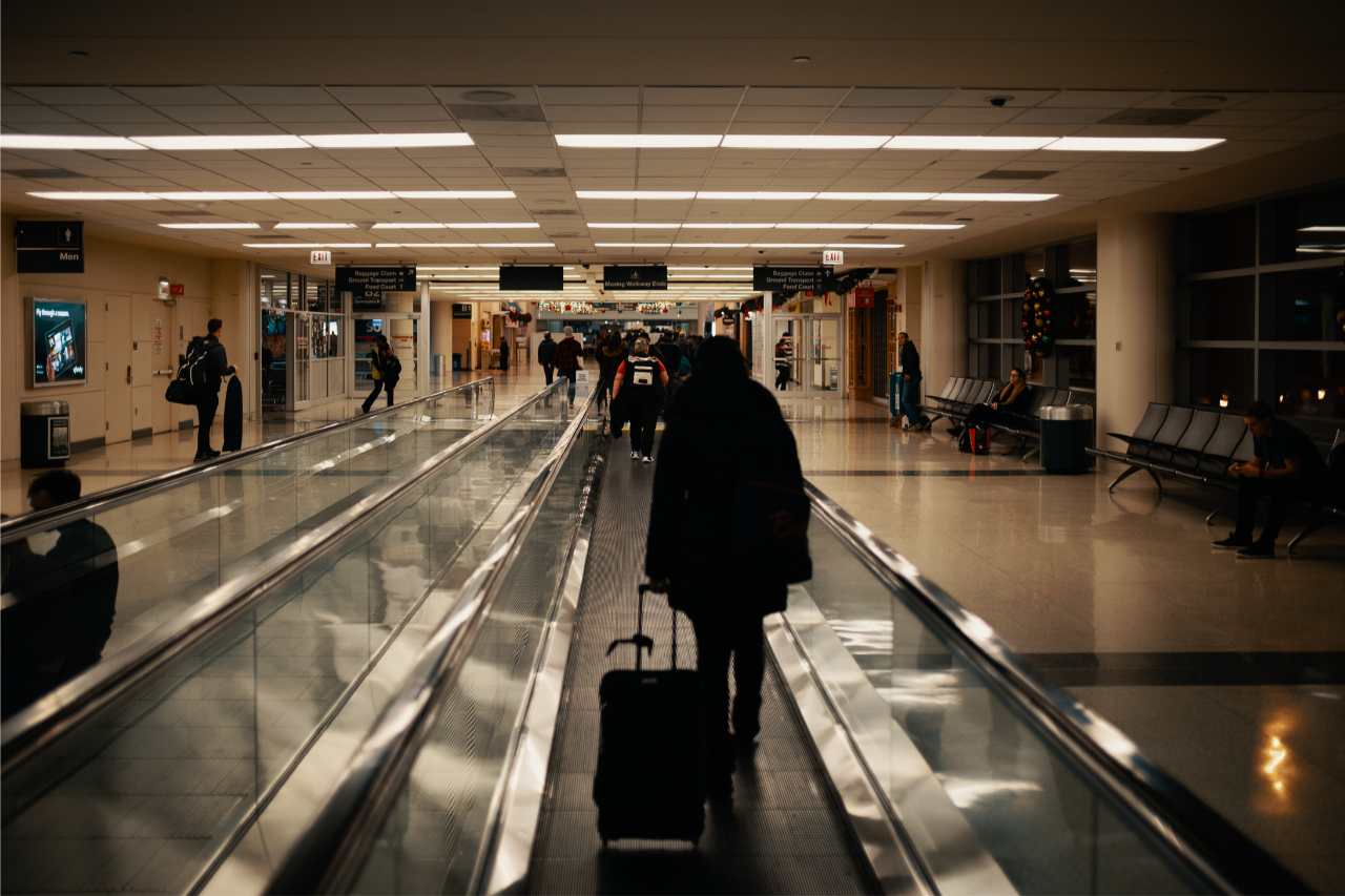 what-happens-to-your-checked-baggage-on-connecting-flights-skygofly